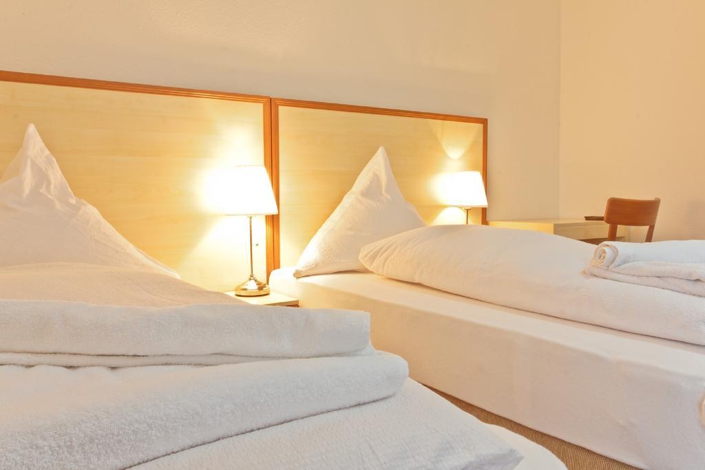 Hotel Ganita Weil am Rhein Zimmer foto