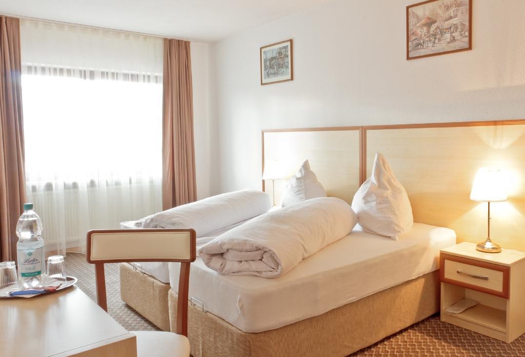Hotel Ganita Weil am Rhein Zimmer foto